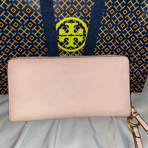 Tory Burch Large Wallet - Picture 3 of 7